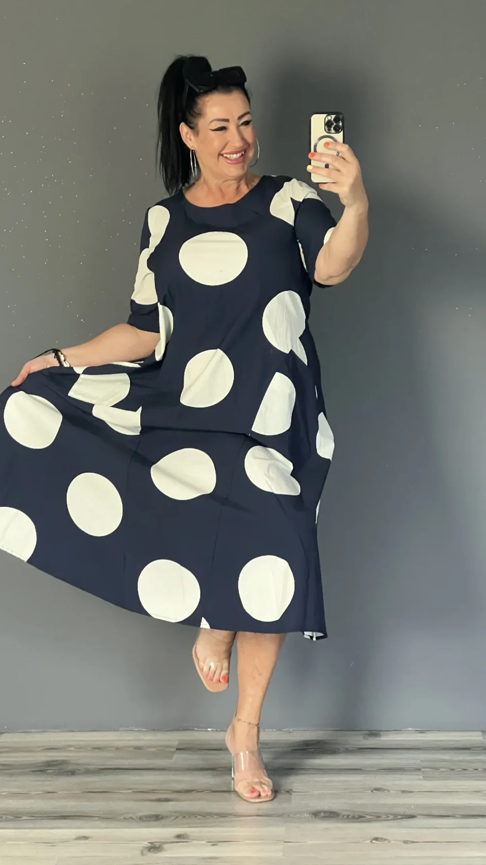 Tina ruha